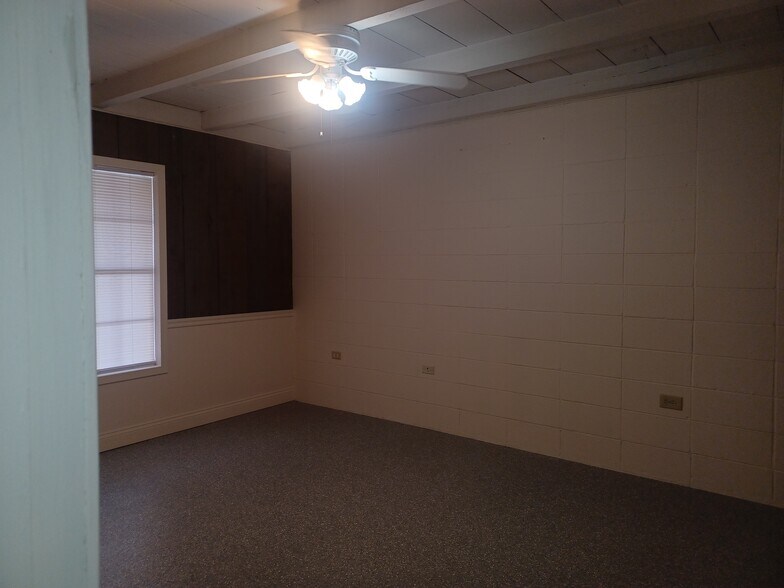 Building Photo - 1719 Oakley Ct