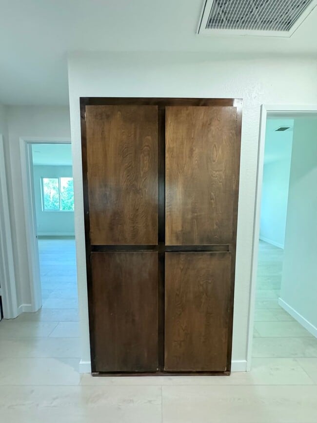 Building Photo - MOVE IN SPECIAL - $250 off First Month's Rent!