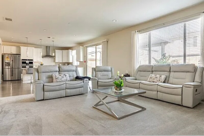 Building Photo - 7818 Poppy Ln