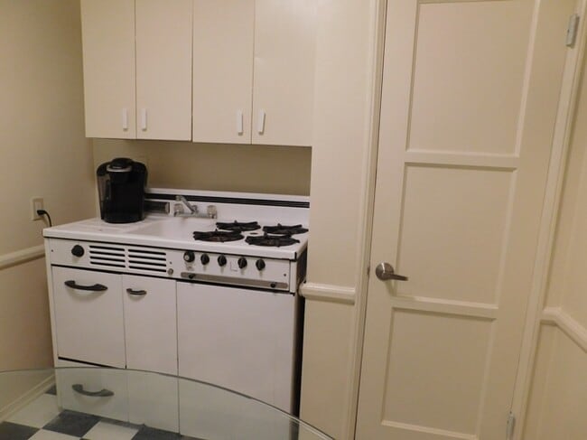 Building Photo - 5523 Harold Way