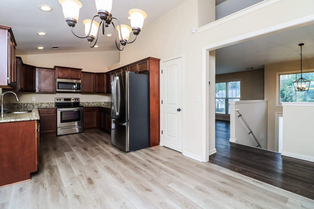 Building Photo - 913 West Ave