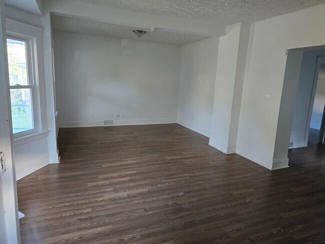 Building Photo - 8323 Medina Ave
