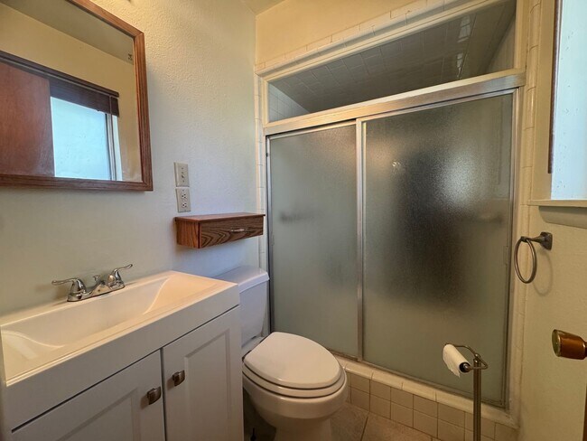 Building Photo - 2000 S Richardson Ave