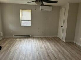 Building Photo - 854 W Washington St