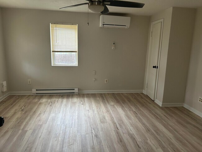 Building Photo - 854 W Washington St