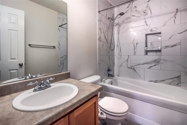 Building Photo - 2702 Tumbling River Dr