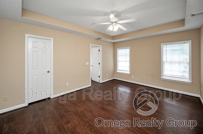 Building Photo - 5561 Heatherbrae Ln