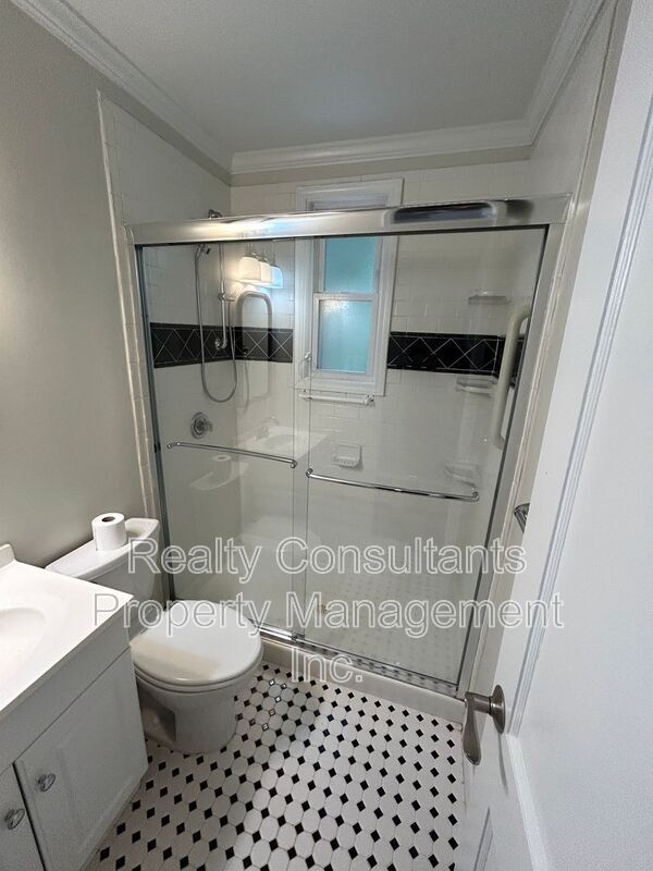 Building Photo - 1815 Mimosa Dr