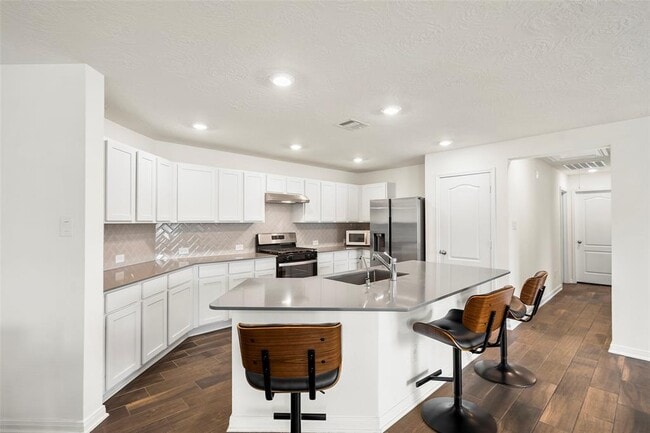 Building Photo - 9312 Sandoval Cir