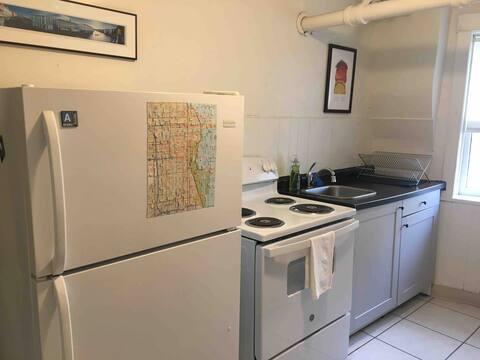 Building Photo - 1 bedroom in Chicago IL 60618