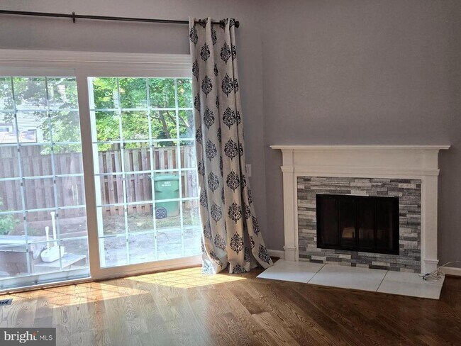 Building Photo - 7112 Cold Spring Ct