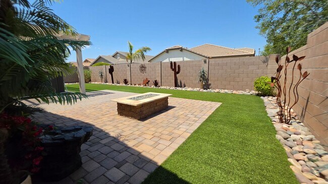 Building Photo - 20660 E Canary Way