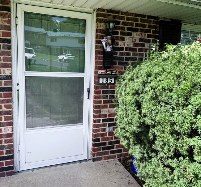 Building Photo - 185 Ashford Dr