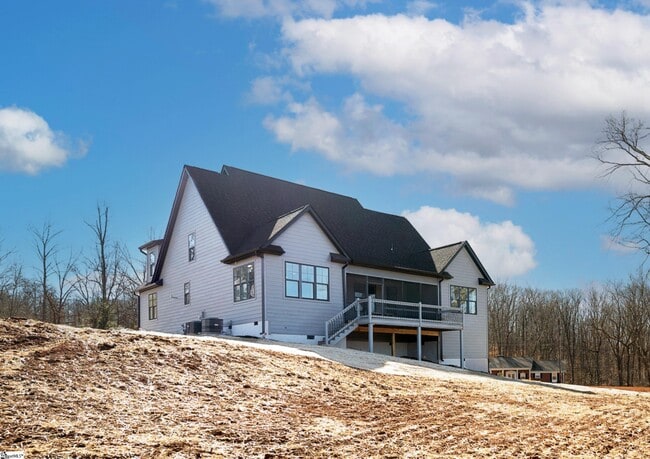 Building Photo - 109 Horseshoe Bend Rd