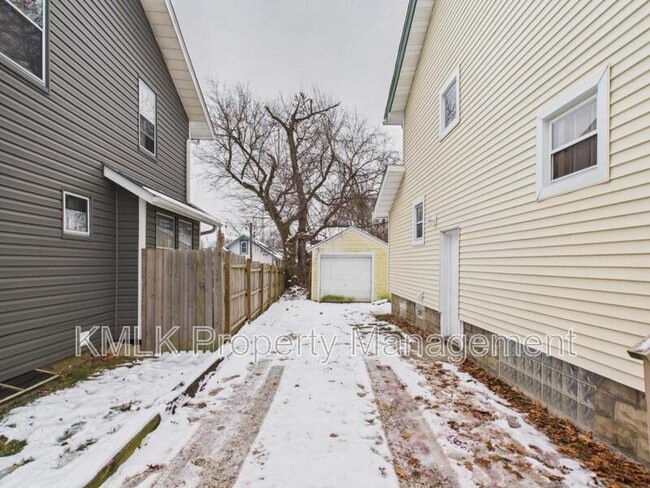 Building Photo - 754 Arcadia Ave