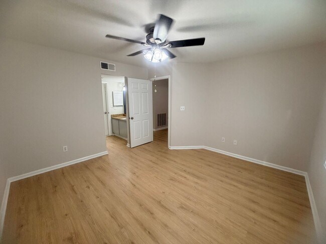 Building Photo - 1850 Atlantic Dr