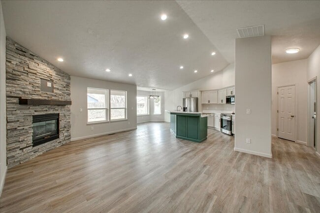 Building Photo - Beautifully Remodeled Home in Northwest Meridian