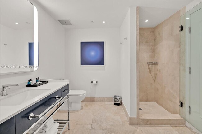 Building Photo - 4401 Collins Ave