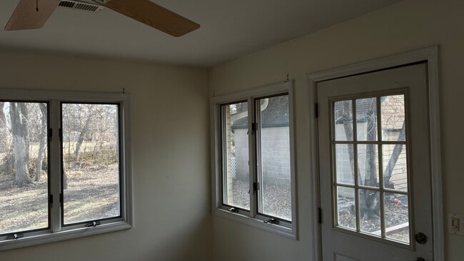 Building Photo - 155 Seymour Ave