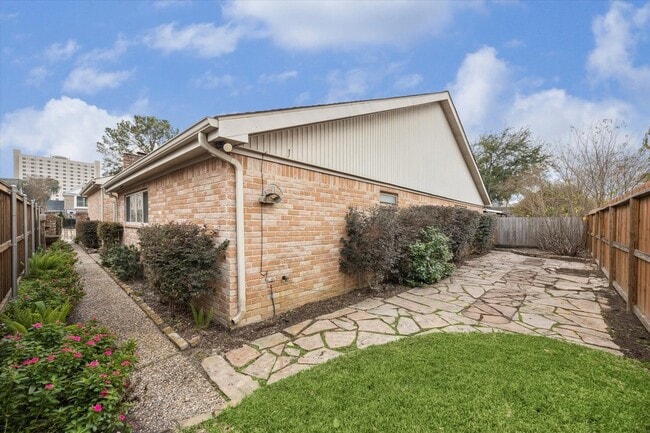 Building Photo - 11742 Pecan Creek Dr