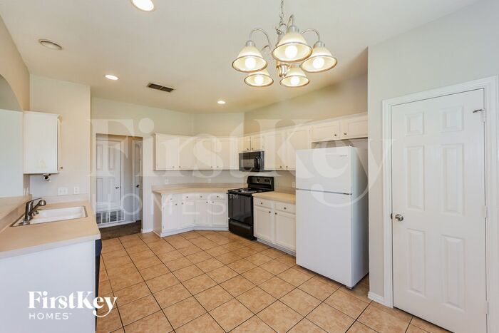 Building Photo - 5945 Iris Dr