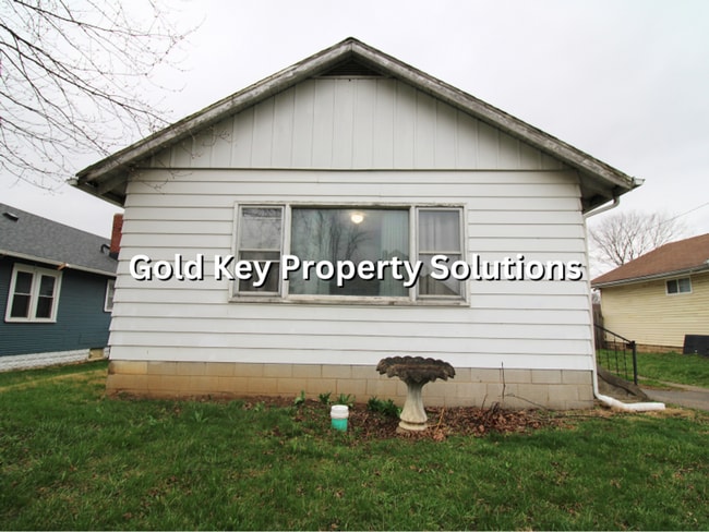 Building Photo - Large 2 BR 1 BA House with Family Room, Basement, Garage, and Separate Storage Building (SECTION ...