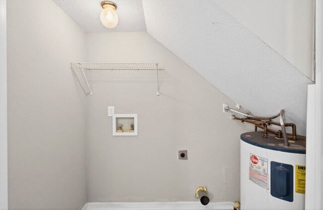 Building Photo - 1997 Todd Cove