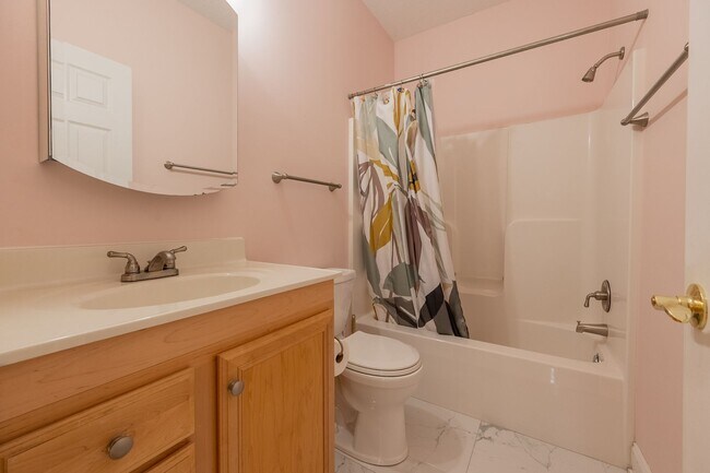 Building Photo - 1701 Stratford View Dr