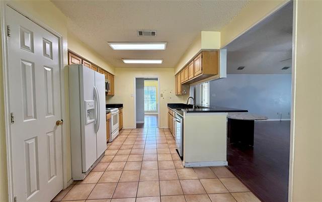 Building Photo - 2907 Sierra Dr