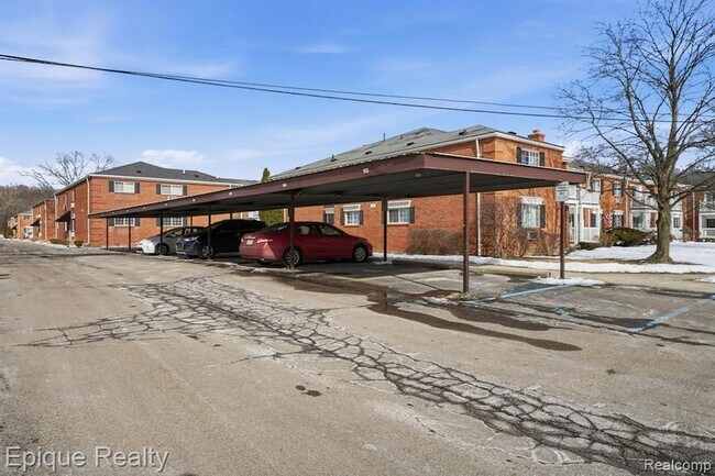 Building Photo - 2400 Parmenter Blvd