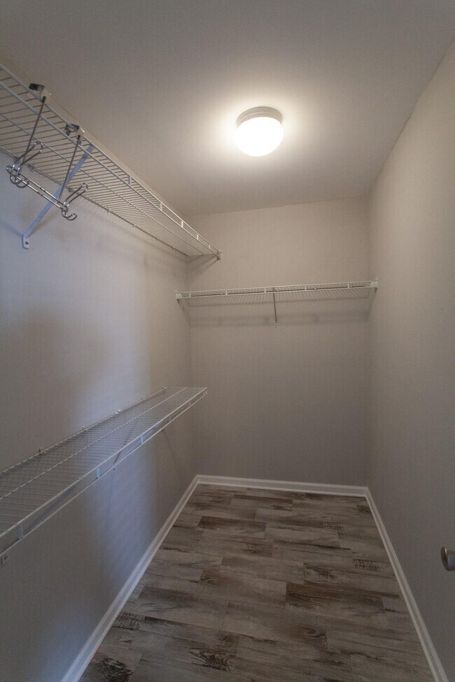 Building Photo - 318 Vanderbilt Dr