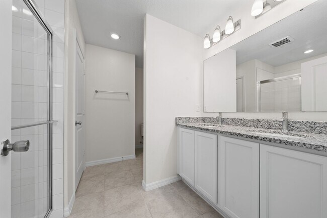 Building Photo - 9061 Oscraft Dr