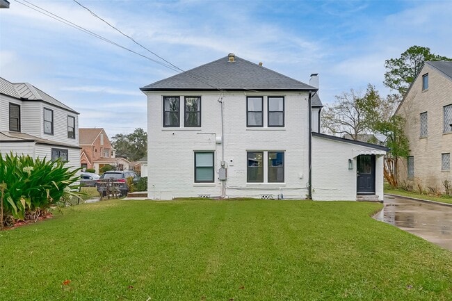 Building Photo - 3222 Oakdale St