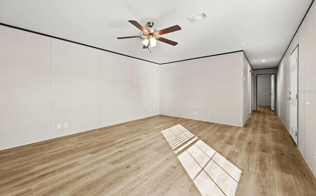 Building Photo - 5350 NE 108th Terrace