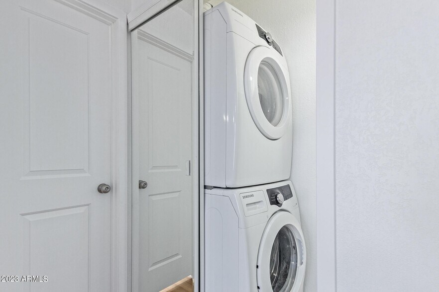 Building Photo - 2409 W Hazelwood St