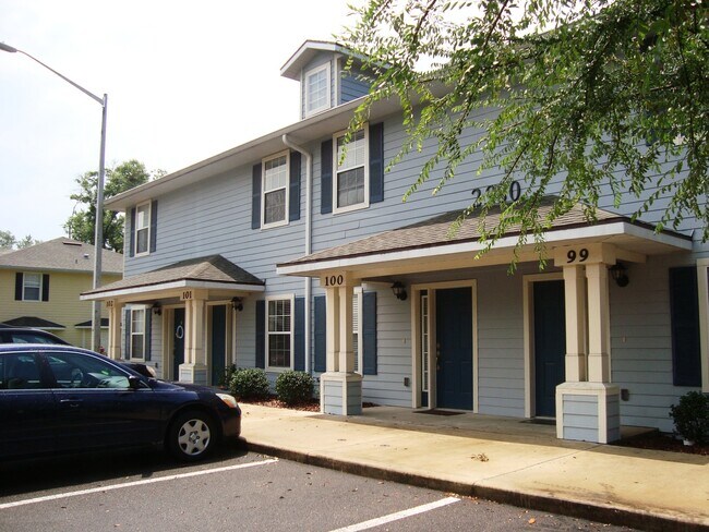 Building Photo - Chase Hollow #101