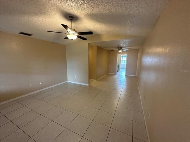 Building Photo - 968 Sunshine Way SW
