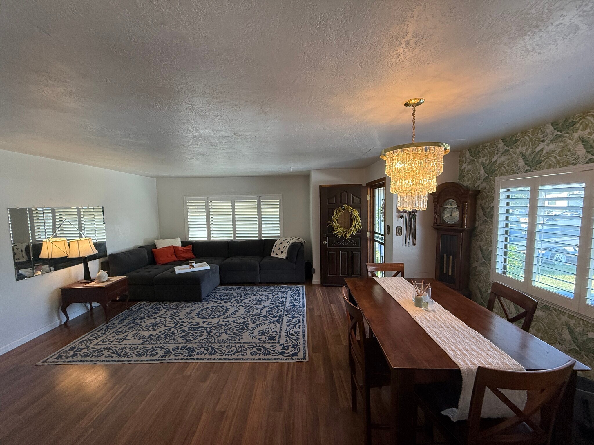 Building Photo - 1618 W Locust St