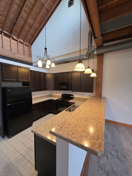 Building Photo - 270 Hutchins Ct