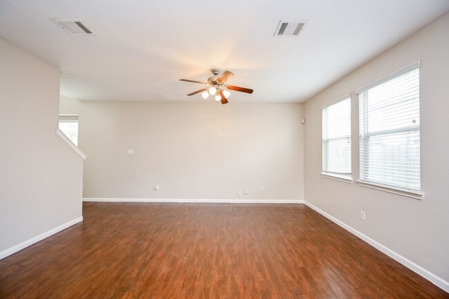 Building Photo - 6127 Yorkglen Manor Ln