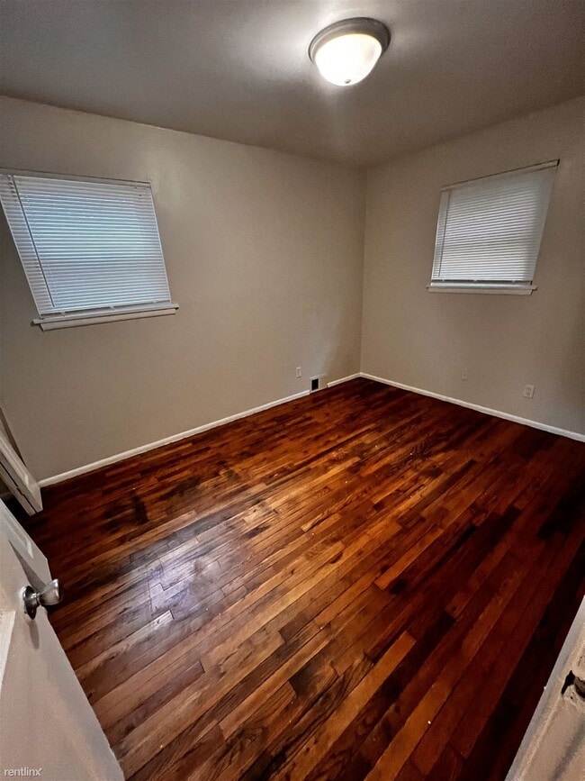 Building Photo - 3 br, 1 bath House - 4244 Joliet Ave
