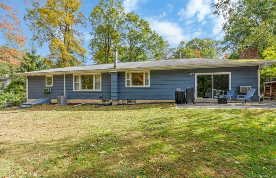 Building Photo - 1015 Buxton Rd