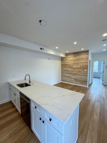 Building Photo - 2539 Grays Ferry Ave