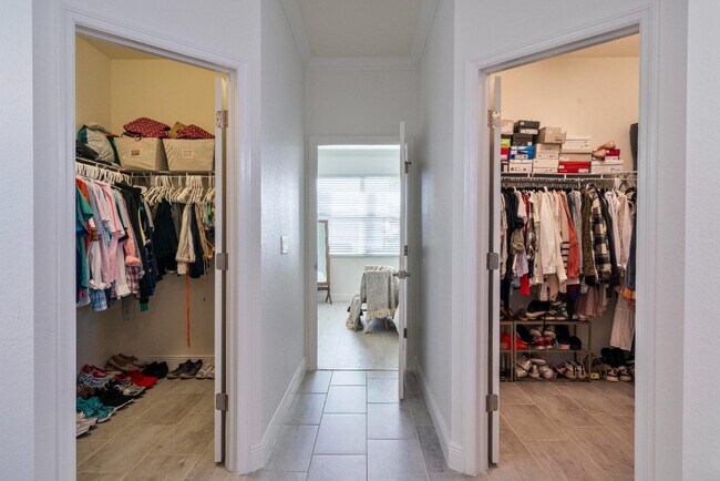 Building Photo - 17548 Canopy Ct