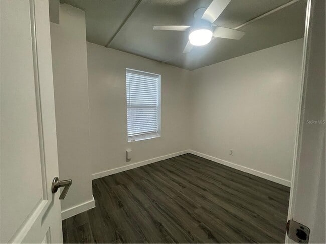 Building Photo - 3202 W Coachman Ave