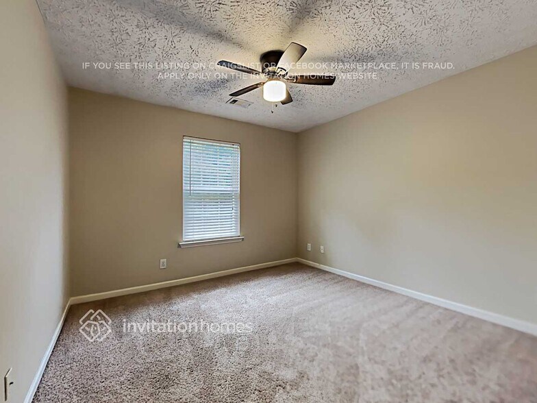 Building Photo - 1591 Water Lily Way SE