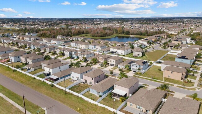 Building Photo - 10208 Carloway Hills Dr