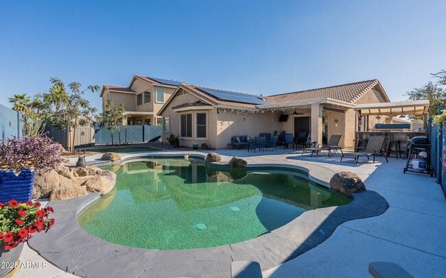 Building Photo - 16680 W Saguaro Ln