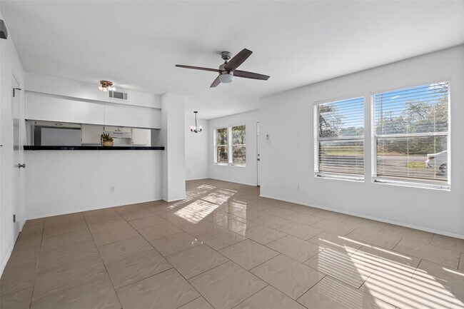 Building Photo - 4413 Whispering Valley Dr