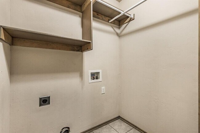 Building Photo - 2209 SW 137th Pl